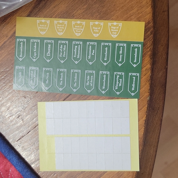 Like new Game of Thrones 4D "Puzzle of Westeros" - mostly unopened - Picture 8 of 11